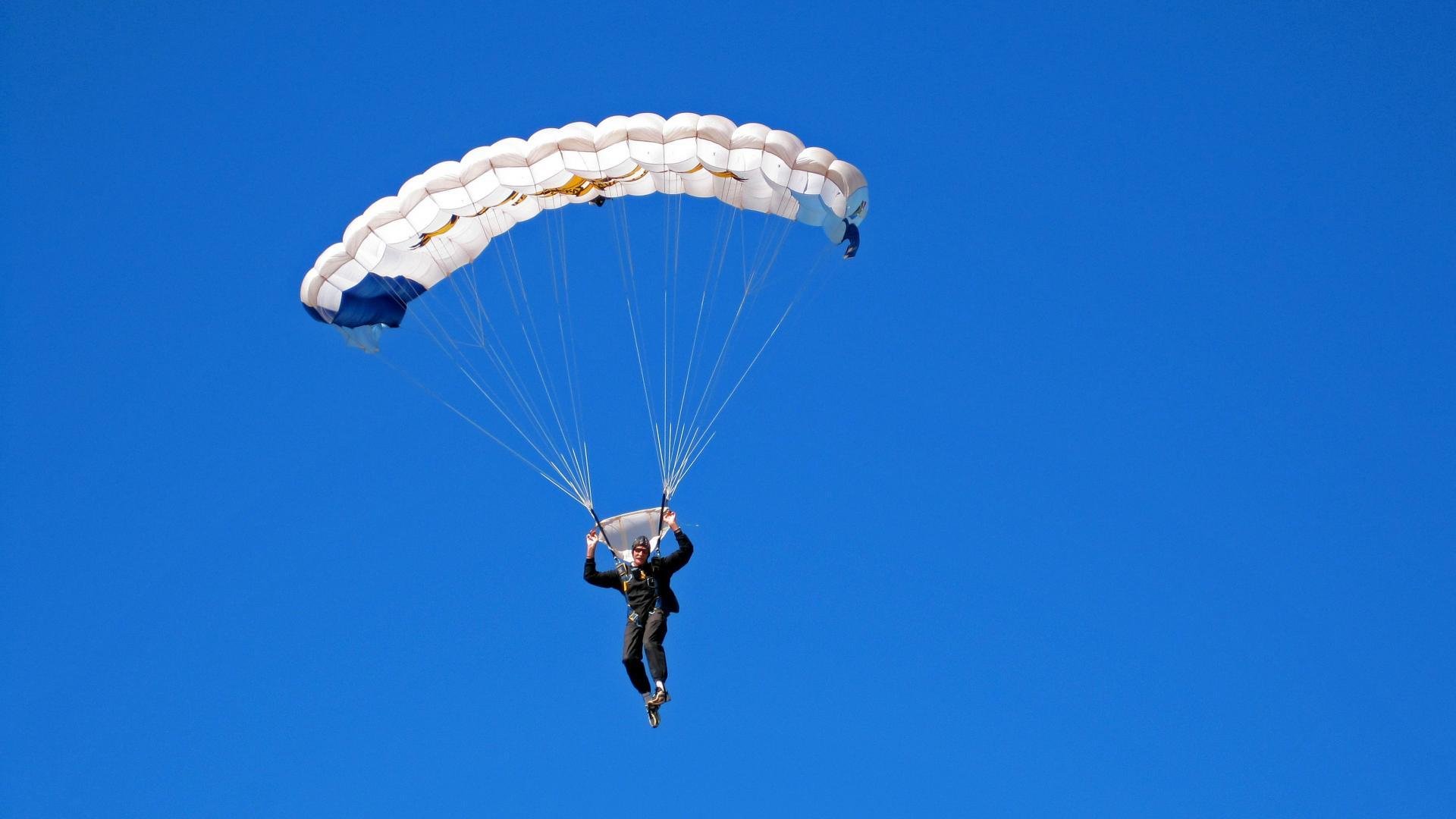 锐不可当引发热议!,Karsa在日本队比赛中险胜赛场气氛高涨